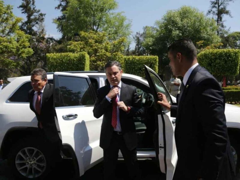 La visita de Aurelio Nuño a Morelia desata protestas de la CNTE por la reforma educativa y operativo de seguridad; mientras, el SNTE muestra respaldo en evento sobre educación con equidad
