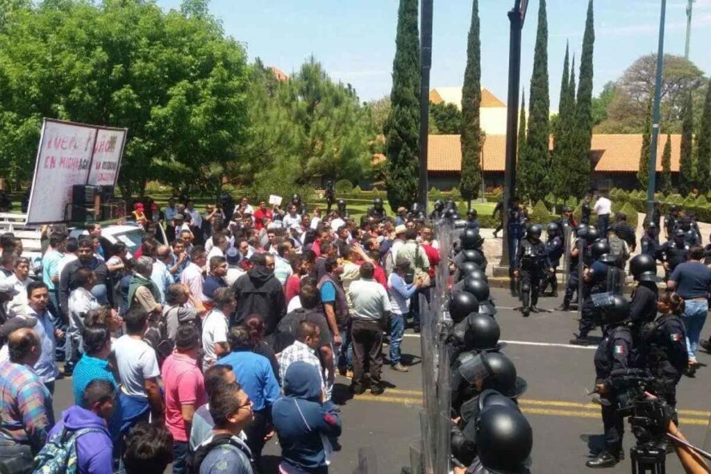 La visita de Aurelio Nuño a Morelia desata protestas de la CNTE por la reforma educativa y operativo de seguridad; mientras, el SNTE muestra respaldo en evento sobre educación con equidad 2