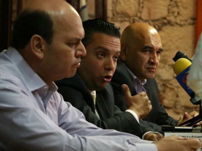El vicepresidente de la Canaco en Michoacán, Luis Navarro García, exige se aplique la ley para todos en Michoacán, pide acción firme contra la violencia de normalistas y respaldo del secretario Aurelio Nuño