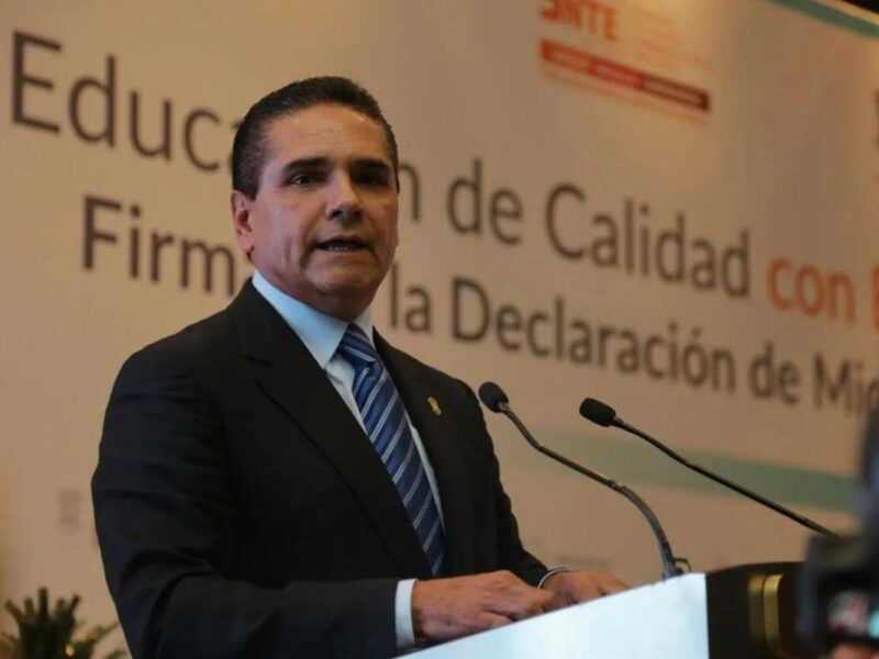 Silvano Aureoles llama vándalos a maestros de la CNTE y asegura que no claudicará en mejorar la educación en Michoacán, defendiendo el derecho de los niños