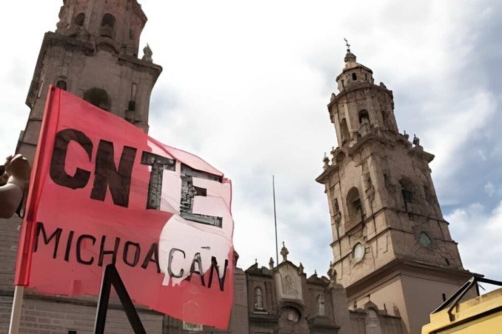 El gobernador Silvano Aureoles señaló que solo el SNTE negociará con maestros en Michoacán, excluyendo a la CNTE y reafirmando el fin de dobles negociaciones sindicales 1