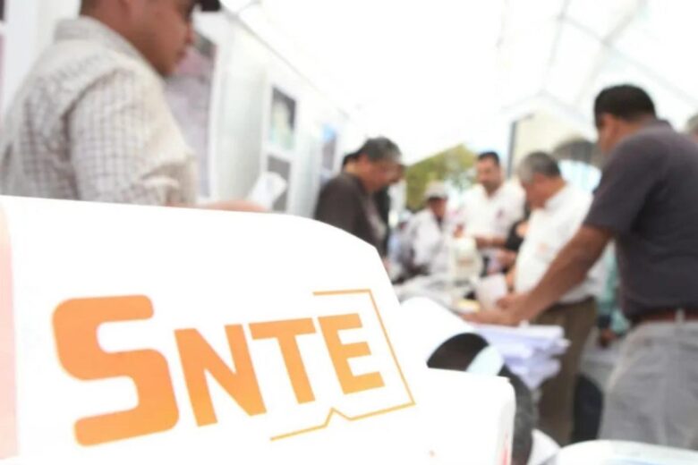 El gobernador Silvano Aureoles señaló que solo el SNTE negociará con maestros en Michoacán, excluyendo a la CNTE y reafirmando el fin de dobles negociaciones sindicales
