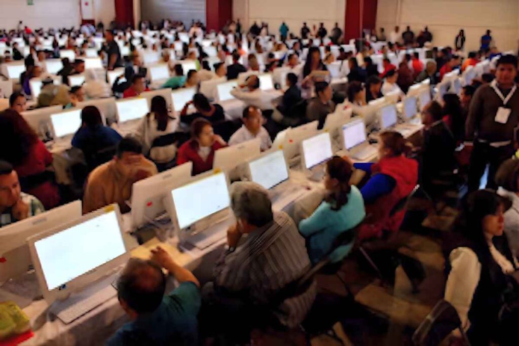 A pesar de los reportes de gran participación, solo 724 maestros acudieron oficialmente a la evaluación docente en Morelia, muy por debajo de los más de 5 mil esperados 1