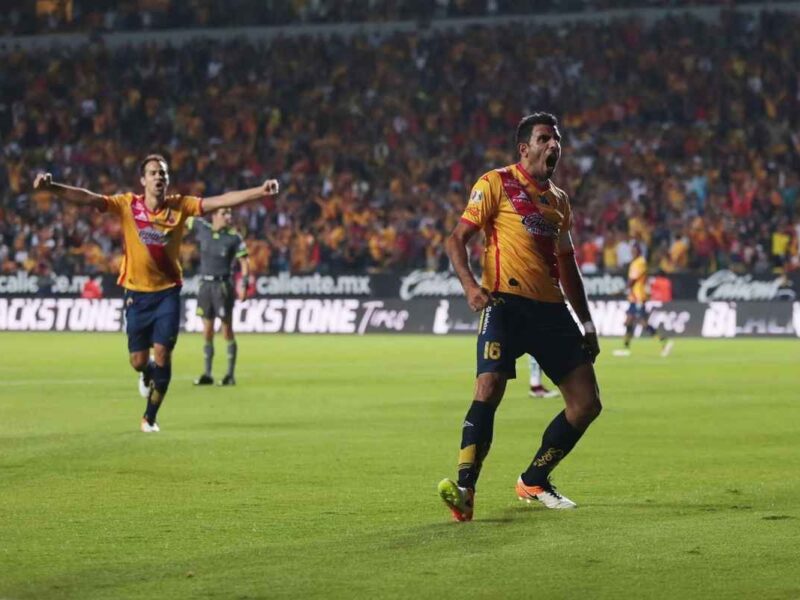Monarcas Morelia iguala 1-1 ante León en la Ida de los Cuartos de Final de la Liga MX; el gol de visita da ventaja a León y obliga a Morelia a buscar la hazaña en el Nou Camp