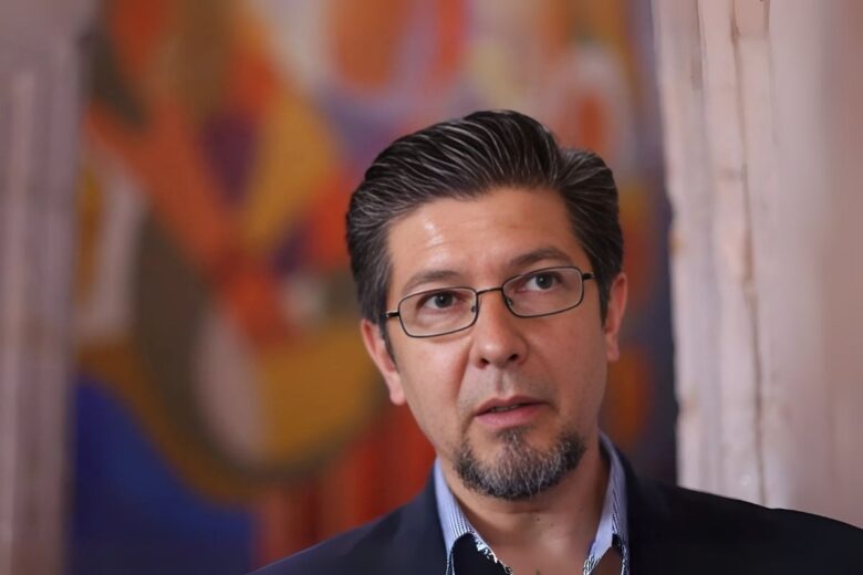 El titular de Secum, Salvador Ginori, señaló que si Rodrigo Ochoa, hijo de Silvia Figueroa, resulta ser aviador en la Facultad de Derecho de la UMSNH, deberá aplicarse sanción conforme a la norma