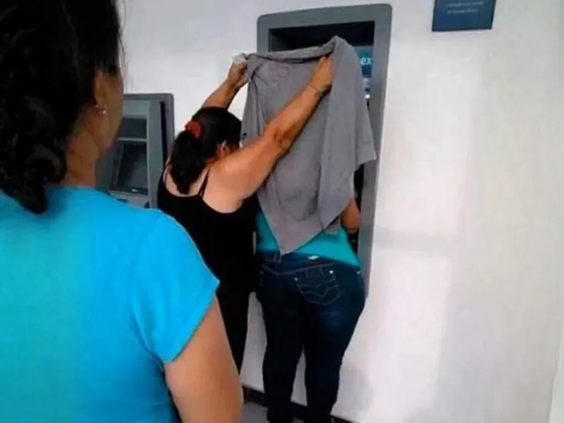 Los memes de Lady Cajero arrasan en redes sociales después de que su reacción frente a un cajero automático se hiciera viral; los usuarios no dejaron pasar el momento