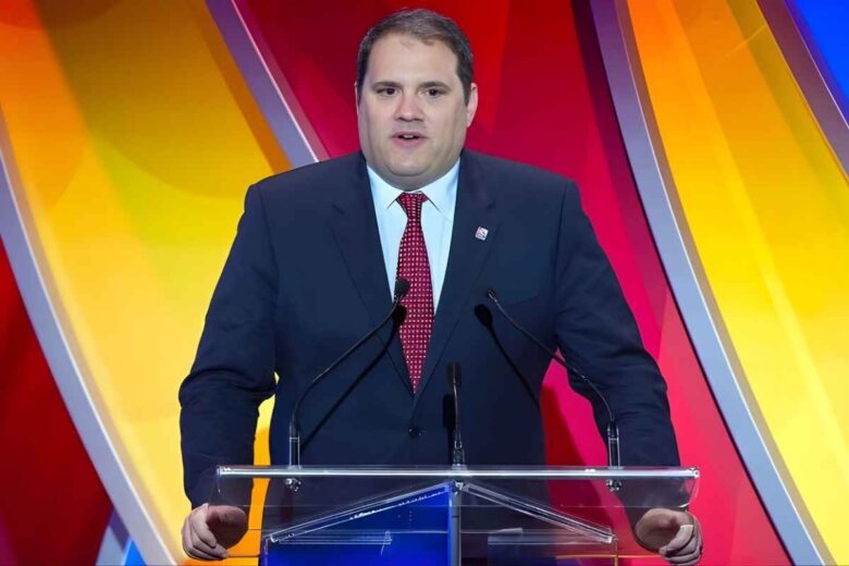 El canadiense Victor Montagliani fue electo presidente de la CONCACAF con 25 de 41 votos. Su gestión busca limpiar la imagen del organismo y fortalecer el futbol regional