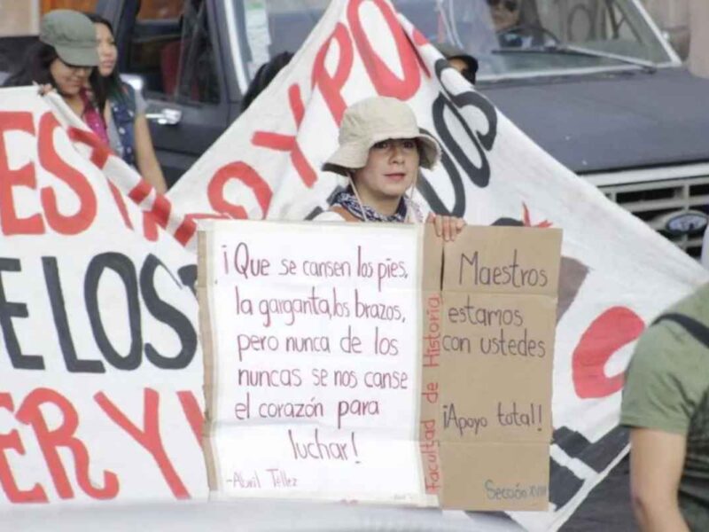 El Centro Histórico de Morelia fue paralizado por estudiantes normalistas y universitarios en una marcha del 2 de octubre, exigiendo justicia y recordando la represión del 68 y el caso Ayotzinapa 3