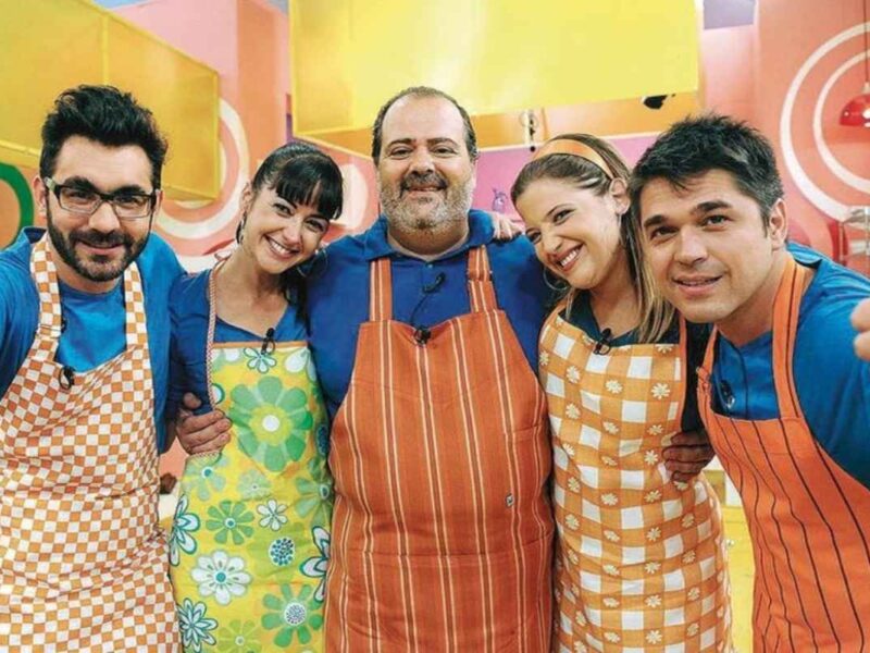 El nuevo programa culinario "Cocineros Mexicanos" estrenará en Azteca 7 el 17 de octubre, con recetas típicas, cocineros apasionados y un enfoque familiar que celebra la gastronomía nacional
