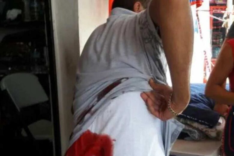 Asesinan a balazos al ex secretario del ayuntamiento de Lázaro Cárdenas, Michoacán, en el centro del puerto Michoacano 12