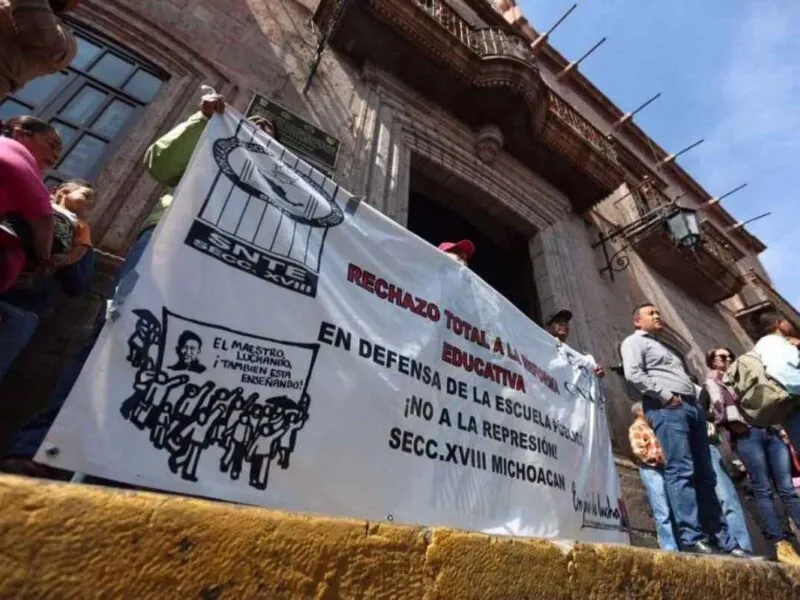 CNTE impide que inicie el ciclo escolar en Michoacán el 22 de agosto, exigiendo abrogar la reforma educativa tras diálogo roto con autoridades