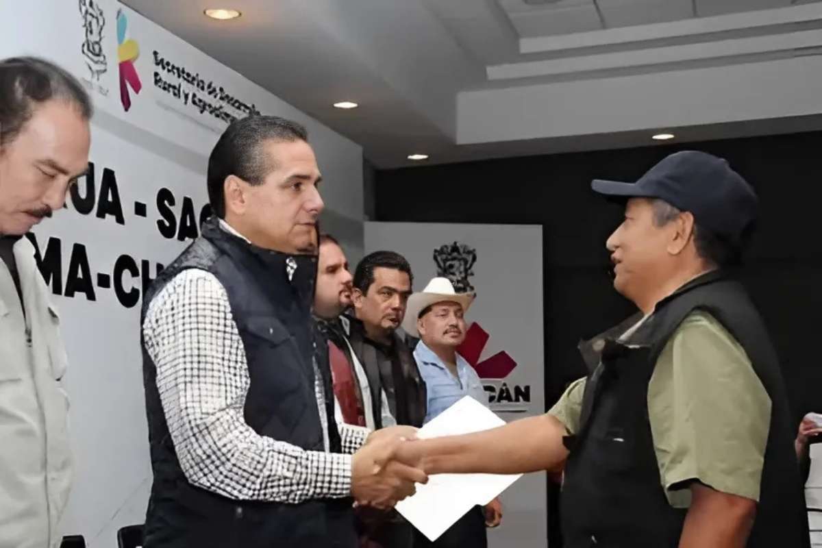 El gobernador Silvano Aureoles revela haber coincidido en campaña con Juan Carlos Arreygue, alcalde acusado de asesinar a 10 y vinculado a cárteles criminales 1