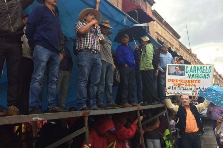 La CNTE, liderada por Víctor Zavala, acusa al gobierno de Michoacán de condicionar el diálogo y amenazar a maestros con despidos y descuentos si continúan protestando
