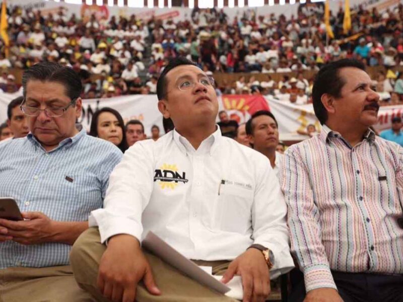 El PRD, a través de su líder en Michoacán, Carlos Torres Piña, pidió investigar al alcalde de Zitácuaro, Carlos Herrera Tello, por presunta corrupción en obras públicas