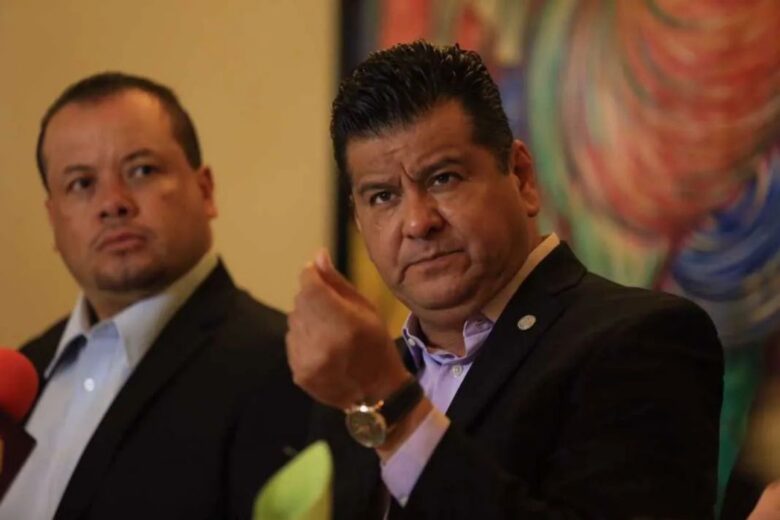 Partidos políticos en Michoacán postulan candidatos ligados a los criminales; autoridades exigen castigo y alerta por falta de controles.; Juan Bernardo Corona pide investigar y sancionar responsables