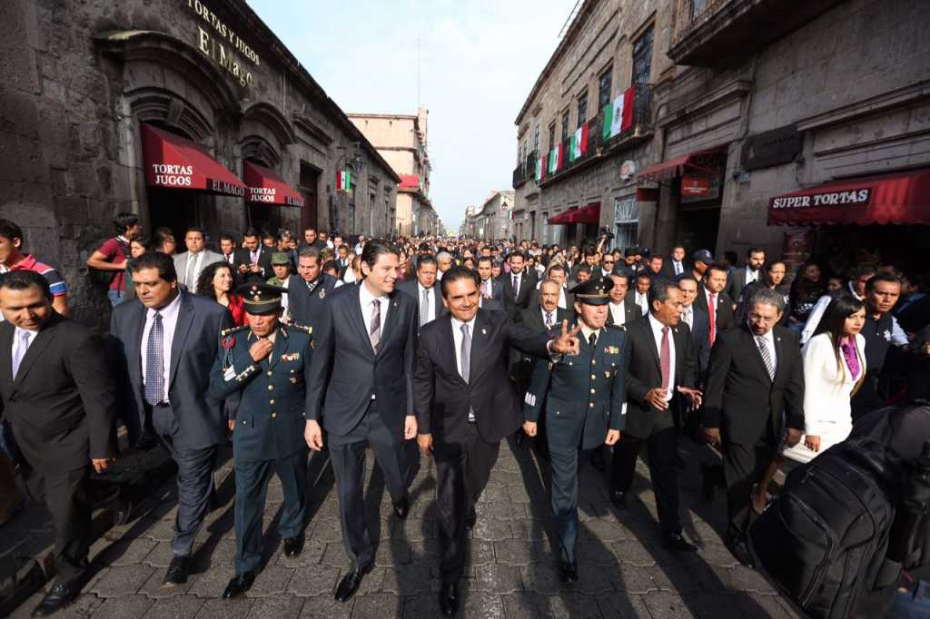 Gastó Gobernador de Michoacán, Silvano Aureoles Conejo 100 mil pesos en hora y media en celebración del Bando Solemne de Morelia 1
