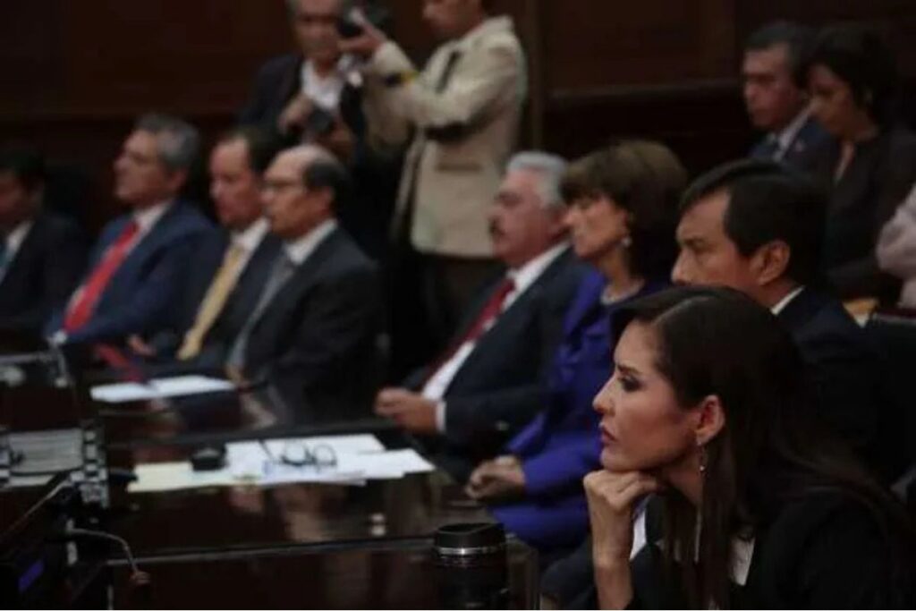 El Congreso Michoacán conformó su mesa directiva, presidida por Pascual Sigala. Diputados de siete partidos se comprometen a mejorar el Poder Legislativo 2