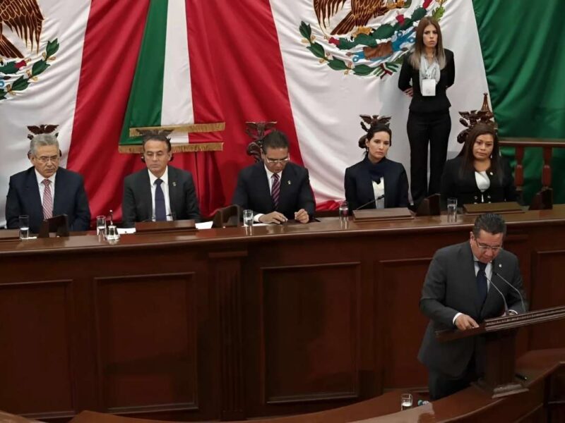 El Congreso Michoacán conformó su mesa directiva, presidida por Pascual Sigala. Diputados de siete partidos se comprometen a mejorar el Poder Legislativo