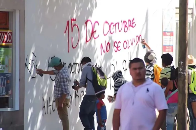 Secretario de la CNTE, Víctor Zavala responsabiliza al gobierno de los actos vandálicos atribuidos a normalistas, denunciando represión, omisión y falta de diálogo en Michoacán, según líderes educativos