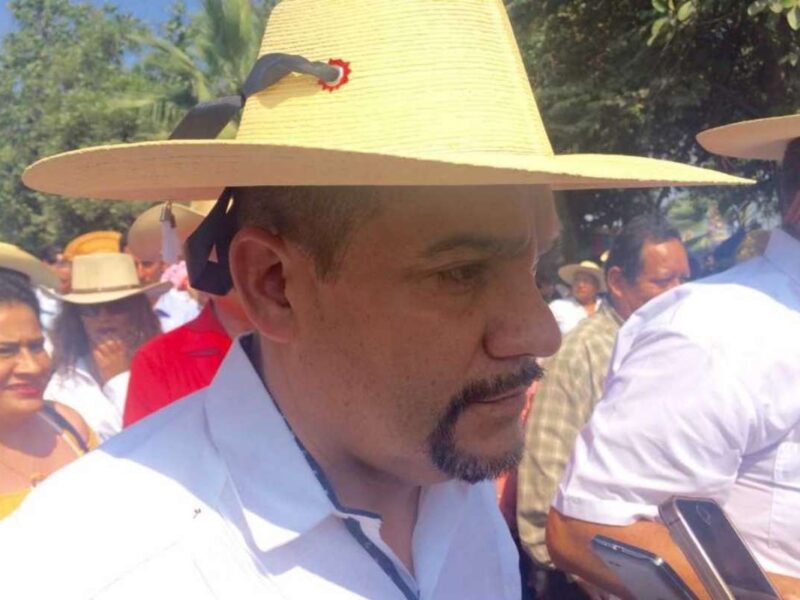 El alcalde de Parácuaro, Noé Zamora, niega la operación de células delictivas y destaca la fortaleza de la seguridad local con policía militar y municipal