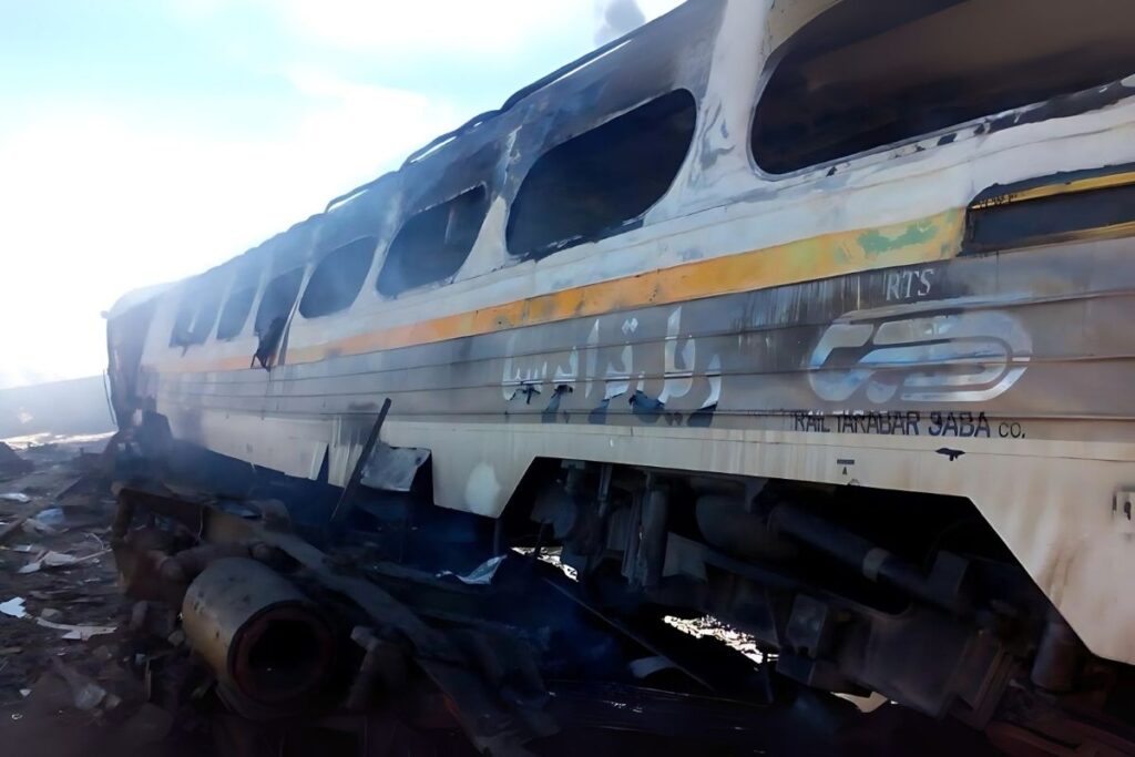 Un choque de trenes en el norte de Irán causó 43 muertos y 100 heridos. El accidente ferroviario se registró en Semnan y equipos de rescate siguen en labores 1
