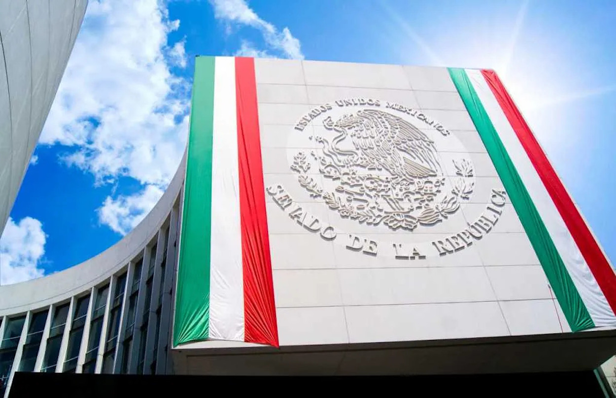 Senadores exigen transparencia en negocios relacionados con Carlos Herrera