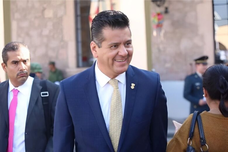 El secretario de Seguridad Publica de la entidad, Juan Bernardo Corona, reconoce que la delincuencia en Michoacán continúa activa con células de Los Viagras, El Cenizo y El Chanda disputando territorios