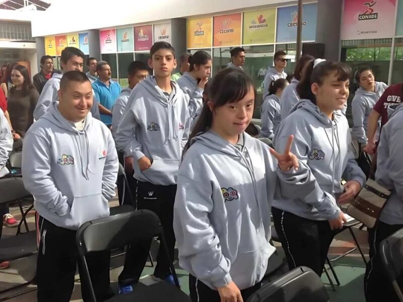 La delegación michoacana fue abanderada para competir en el Campeonato Nacional 2016 para Personas con Discapacidad Intelectual, reafirmando el compromiso con la inclusión y el deporte adaptado.