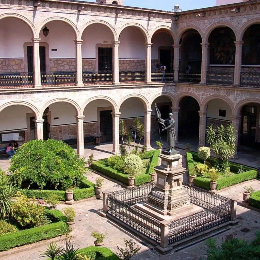 Integrantes de la UMSNH señalan que el Gobierno de Michoacán ha retrasado o retenido los recursos estatales, afectando salarios, proyectos académicos y operación universitaria 1
