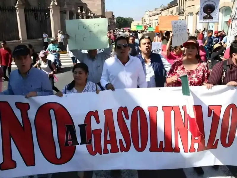 Conoce las protestas contra el gasolinazo en Michoacán y las consignas de los manifestantes contra el alza de precios de combustibles