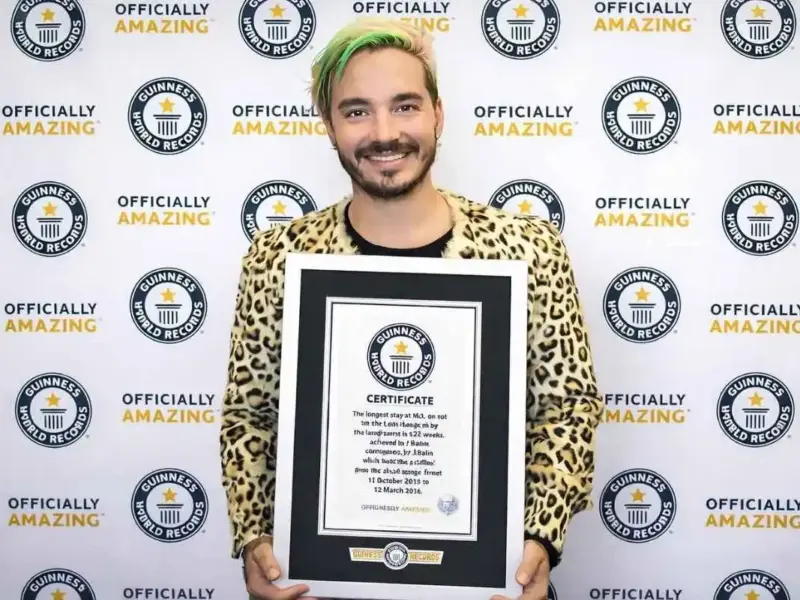 El colombiano J Balvin hace historia al entrar al Guinness World Records gracias a ‘Ginza’, que dominó 22 semanas consecutivas el #1 en Hot Latin Songs como solista