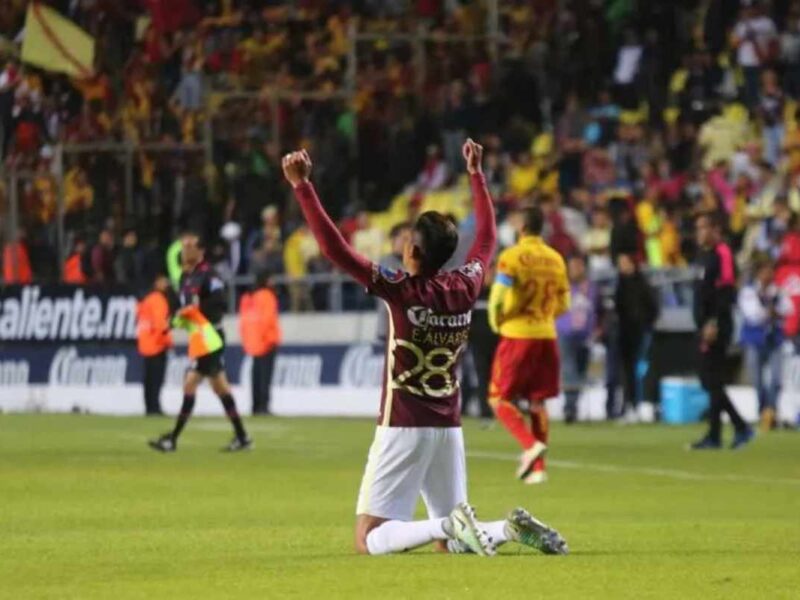 Monarcas Morelia sufrió una dolorosa derrota 2-0 frente al América en el Clausura 2016, acentuando su crisis y hundiéndose en el último lugar porcentual de la Liga MX