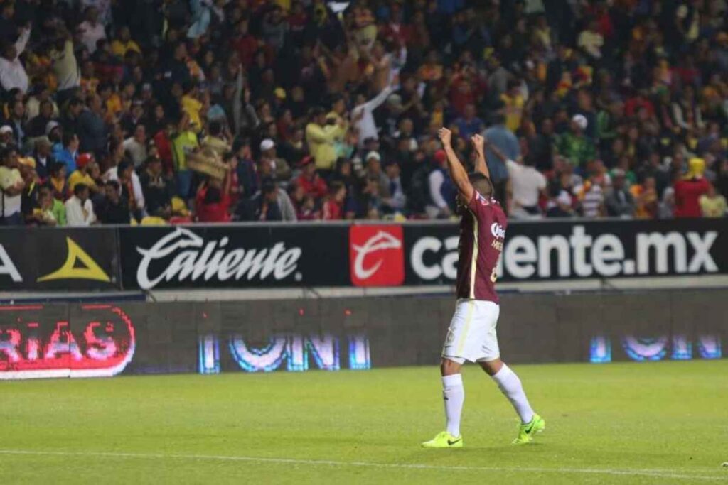 Monarcas Morelia sufrió una dolorosa derrota 2-0 frente al América en el Clausura 2016, acentuando su crisis y hundiéndose en el último lugar porcentual de la Liga MX 3