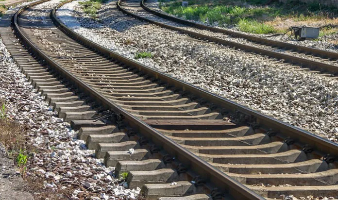 Patio de maniobras del tren, podría no ubicarse cerca del aeropuerto: SUOP