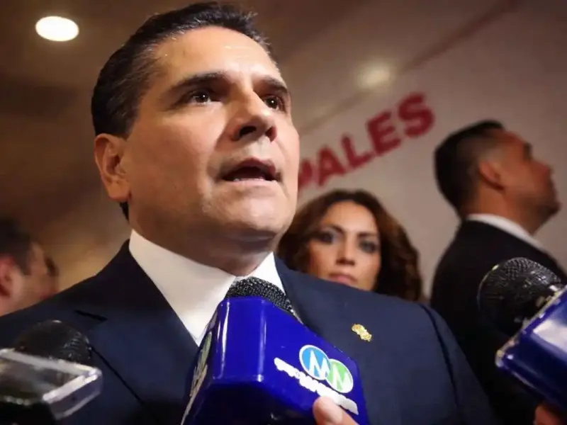 Silvano Aureoles se destapa como candidato del PRD y asegura que su decisión no generará inestabilidad en Michoacán.