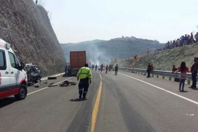 Un Accidente en la carretera Pátzcuaro-Copándaro deja un muerto y dos heridos, entre ellos un menor: Protección Civil atendió el suceso 1