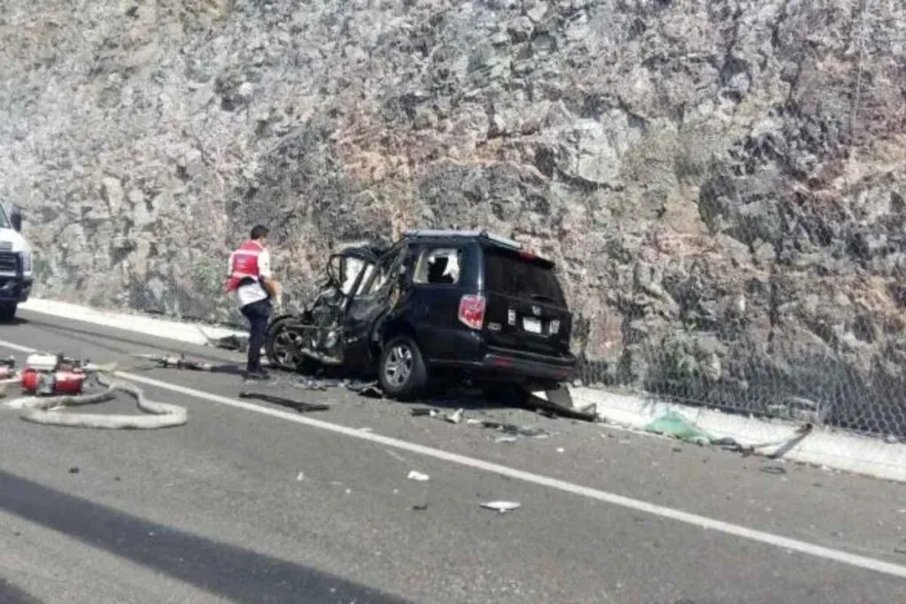 Un Accidente en la carretera Pátzcuaro-Copándaro deja un muerto y dos heridos, entre ellos un menor: Protección Civil atendió el suceso