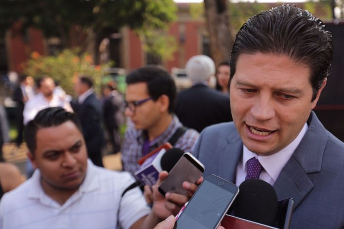 alfonso martinez autodefensas Disminuye deuda de Morelia