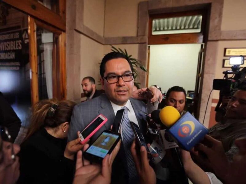 La CEDH recomendó abrir procesos penales contra 26 policías y agentes ministeriales en Michoacán por abuso de autoridad, detenciones ilegales y violaciones de derechos humanos