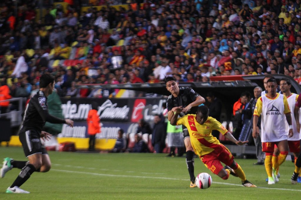 Monarcas se juega primer episodio de semifinales