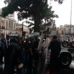 Se registra conato de bronca entre antimotines y profesores