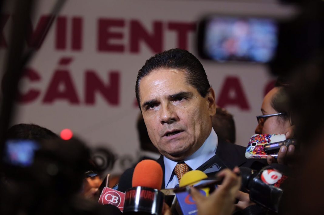 Silvano pide a alcalde de Sahuayo no se asuste por amenaza de cartel criminal