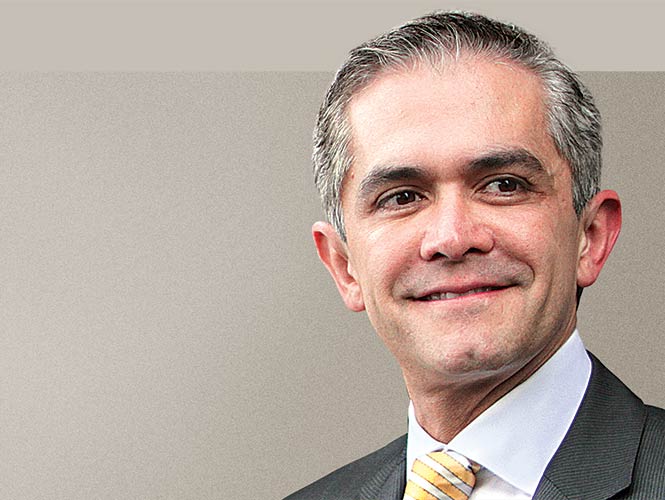 A cumplir promesas de campaña llama Mancera a AMLO