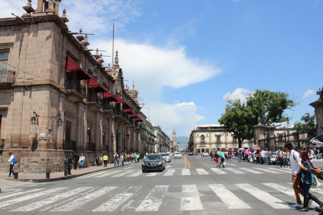 La avenida Madero presenta corte vial por evento navideño