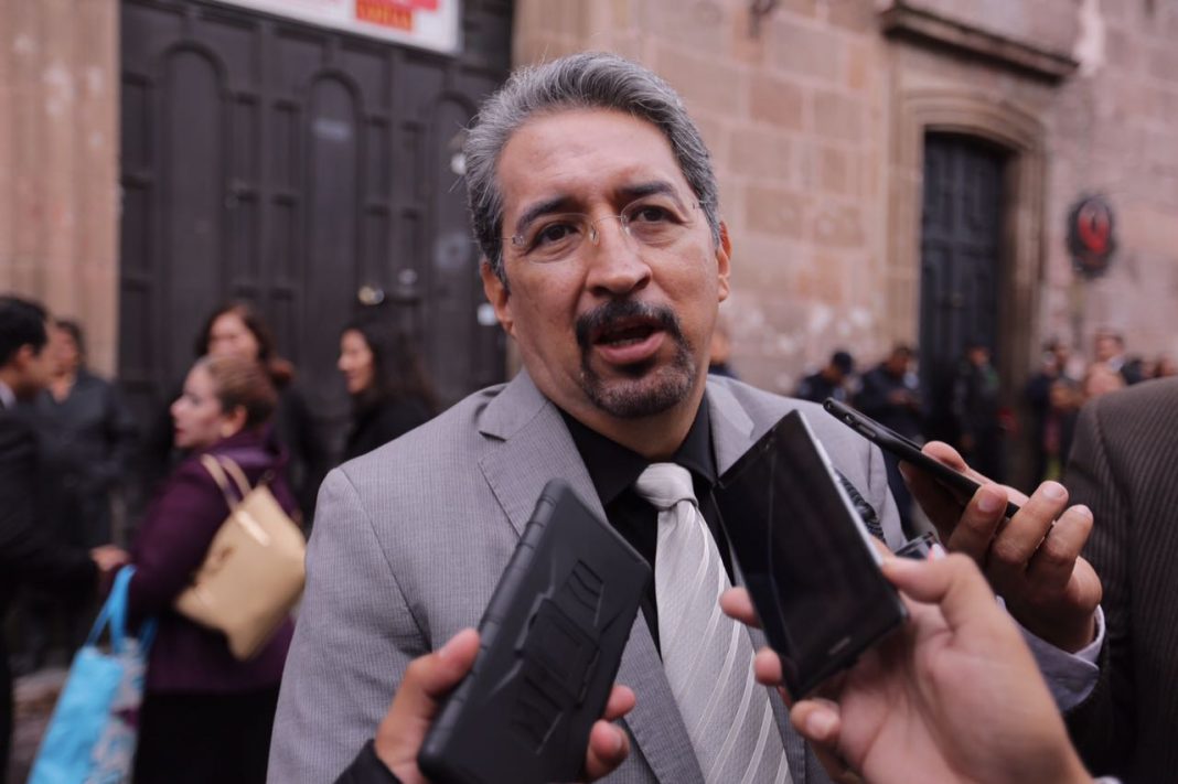 El Rector, Medardo Serna González, quien enfatizó que el presupuesto planteado por el Congreso resultará insuficiente para cumplir con los pendientes de la UMSNH