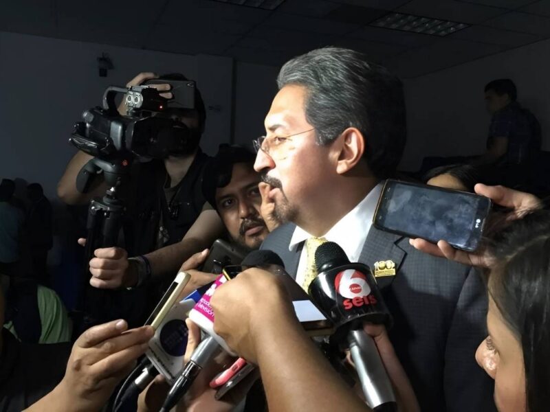 La UMSNH enfrenta una crisis financiera por la toma de SUEUM y la falta de acuerdo en la reforma de jubilaciones; el rector insiste en reabrir el diálogo con el sindicato
