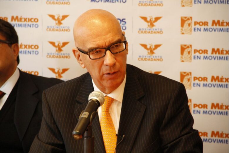 MC, a través de Dante Delgado, denuncia oportunismo del PRI al proponer eliminar plurinominales. PAN y PRD evitan pronunciarse sobre el tema