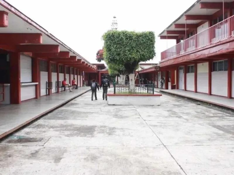 La Secundaria Federal No 9, de Morelia, desmiente que se niegue inscripción o libros por falta de pago de cuota y ofrece apoyos para familias con dificultades económicas