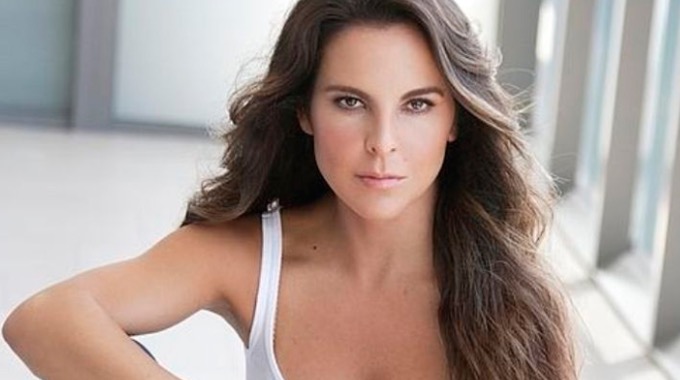 Alexsandro Palombo retrata a Kate del Castillo al estilo Simpson