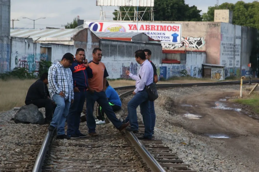 Tras “repliegue táctico” de vías férreas, exige CNTE reanudar mesa tripartita